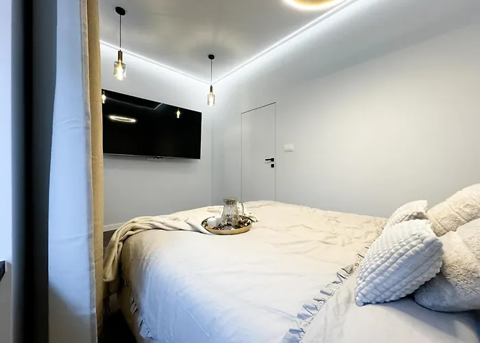 Central, Modern & Chic Wroclaw Gem, Near Park! 10Min To Old Town, Trumski