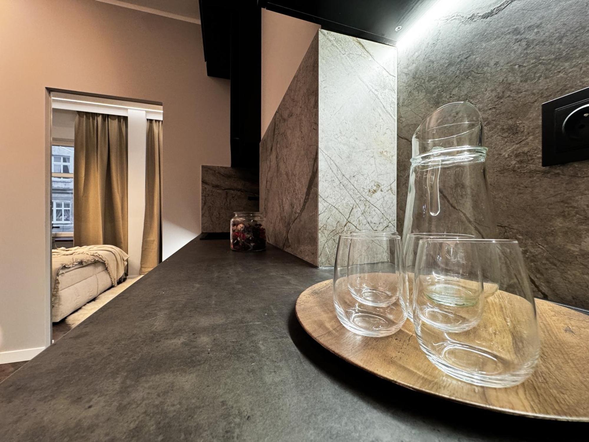 Central, Modern & Chic Gem, Near Park! 10min To Old Town, Trumski Appartamento Breslavia