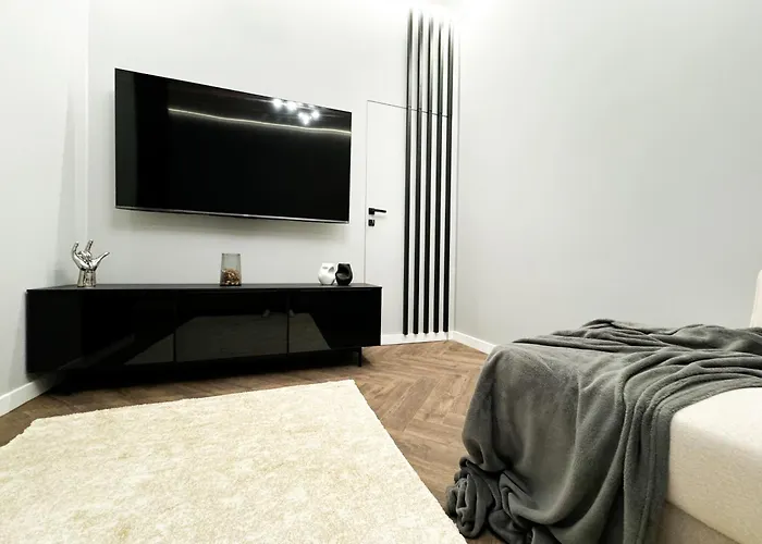 Central, Modern & Chic Wroclaw Gem, Near Park! 10Min To Old Town, Trumski