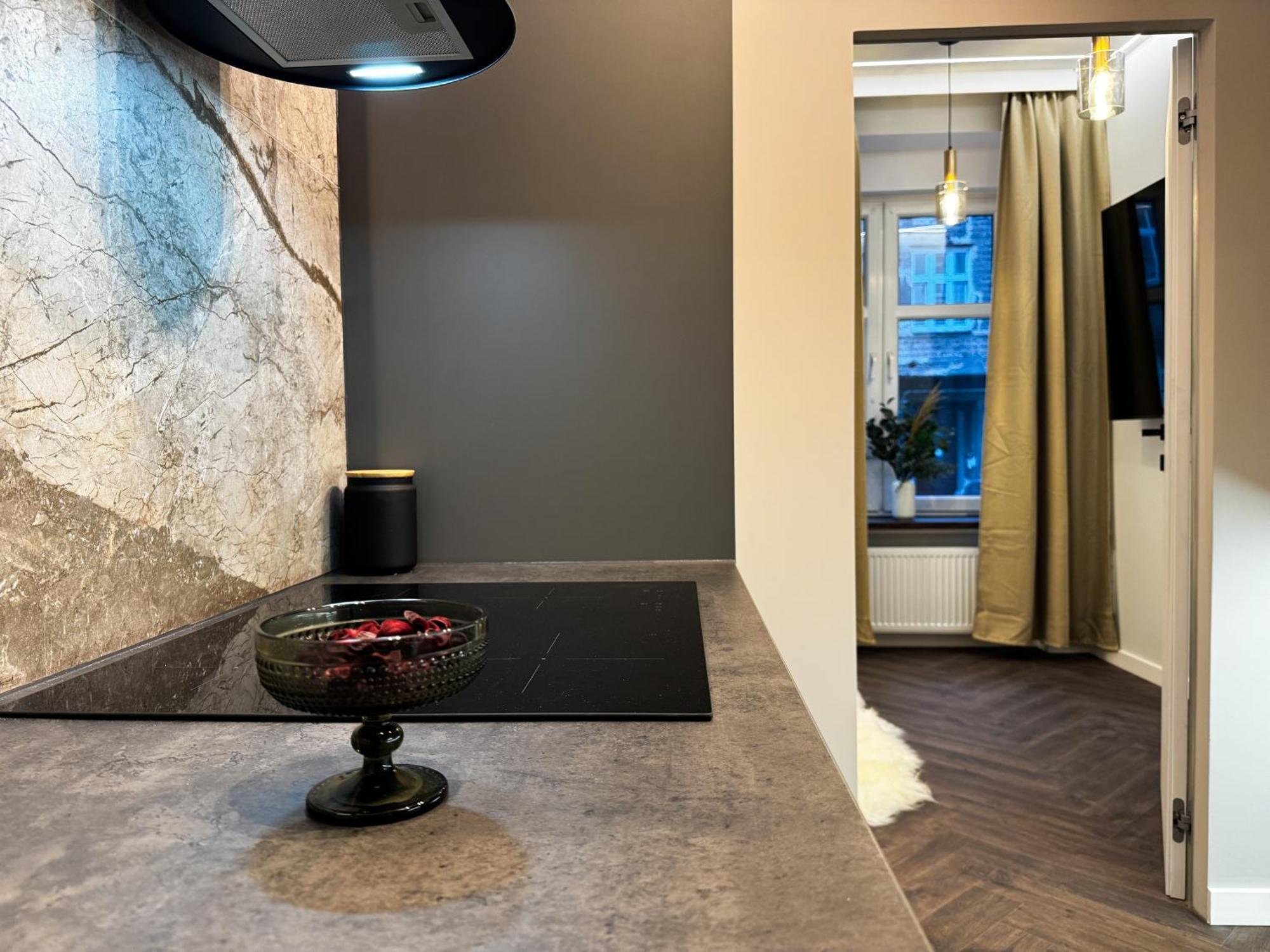 Central, Modern & Chic Gem, Near Park! 10min To Old Town, Trumski Apartment Wroclaw