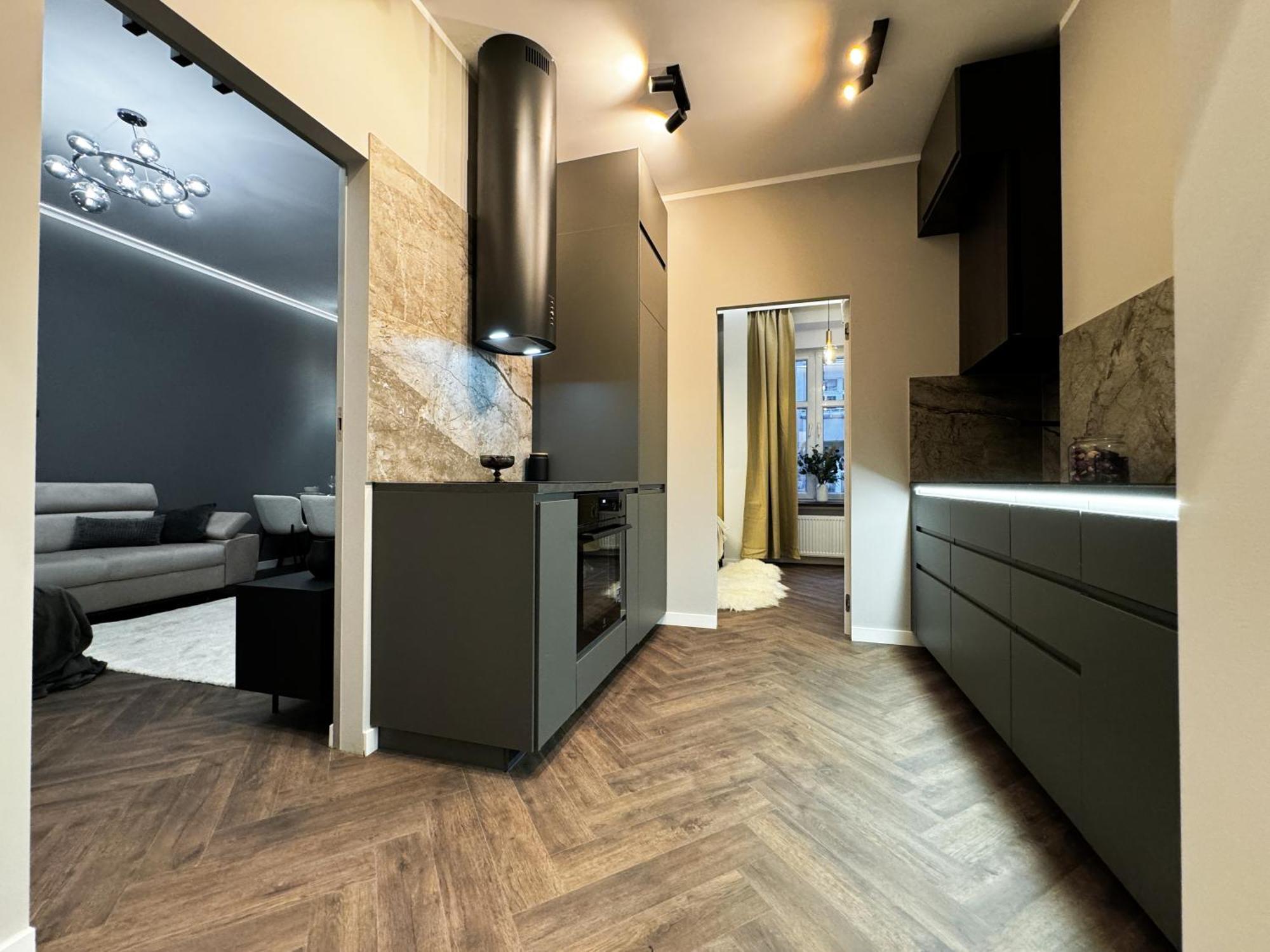 Central, Modern & Chic Gem, Near Park! 10min To Old Town, Trumski *